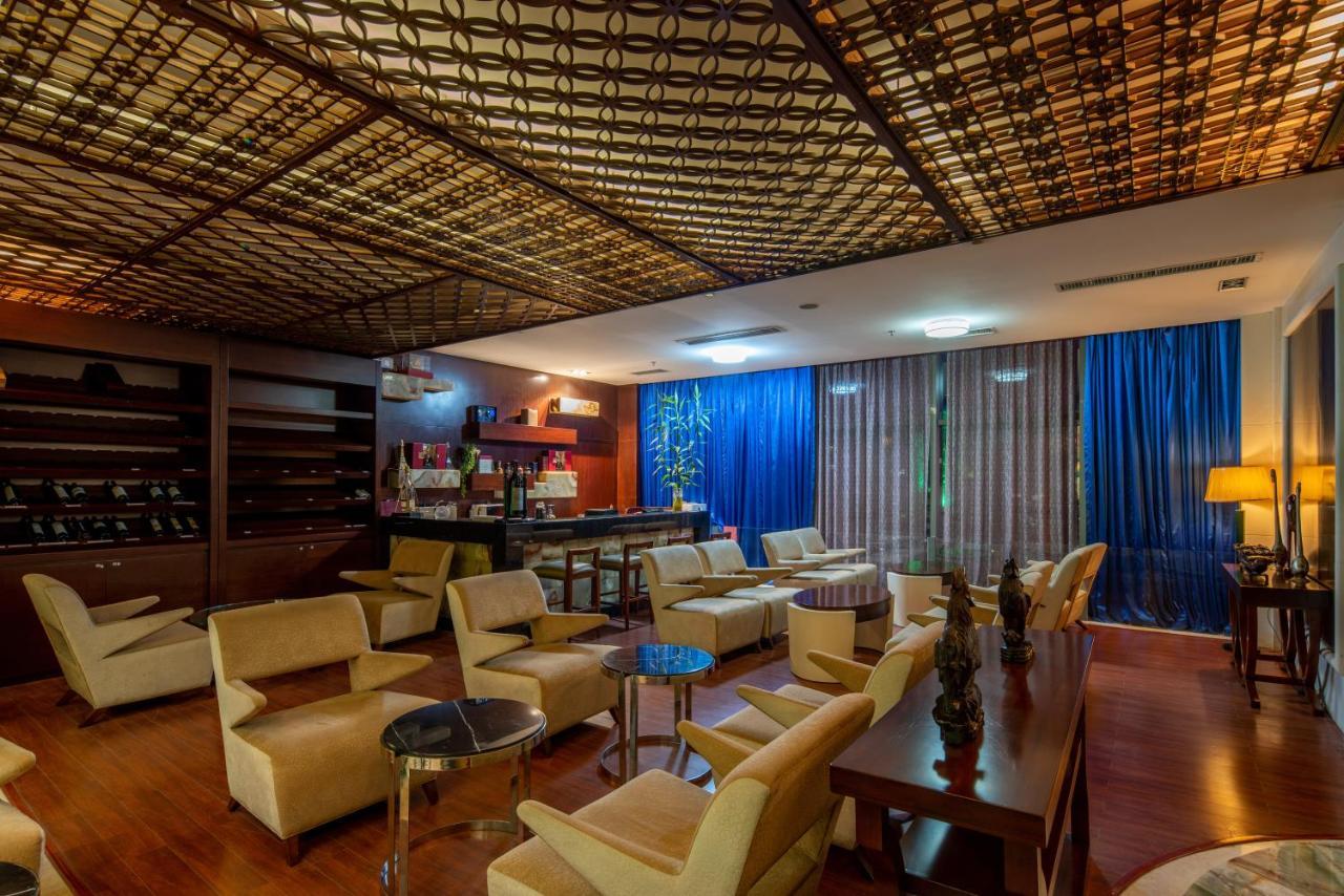 King Royal Hotel Yunfu Экстерьер фото