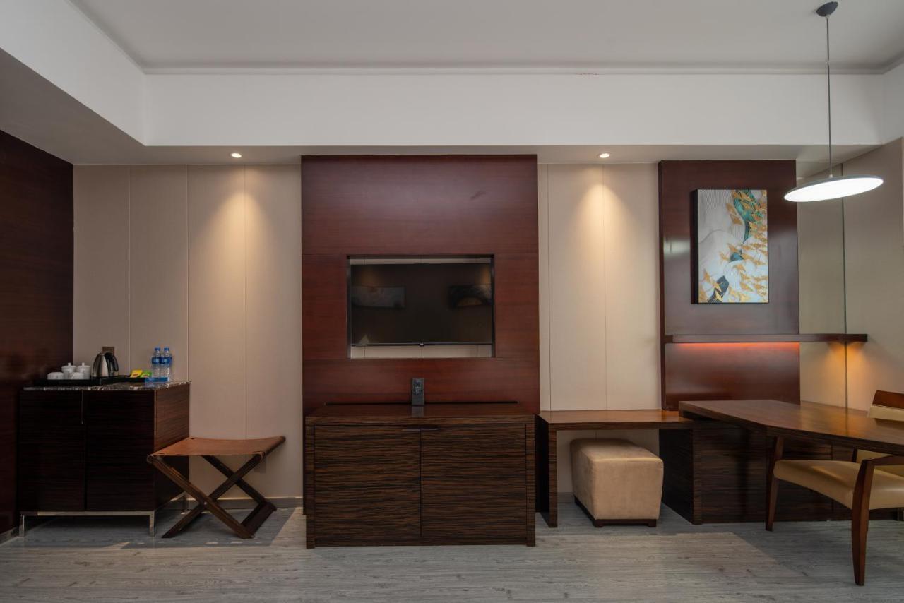 King Royal Hotel Yunfu Экстерьер фото