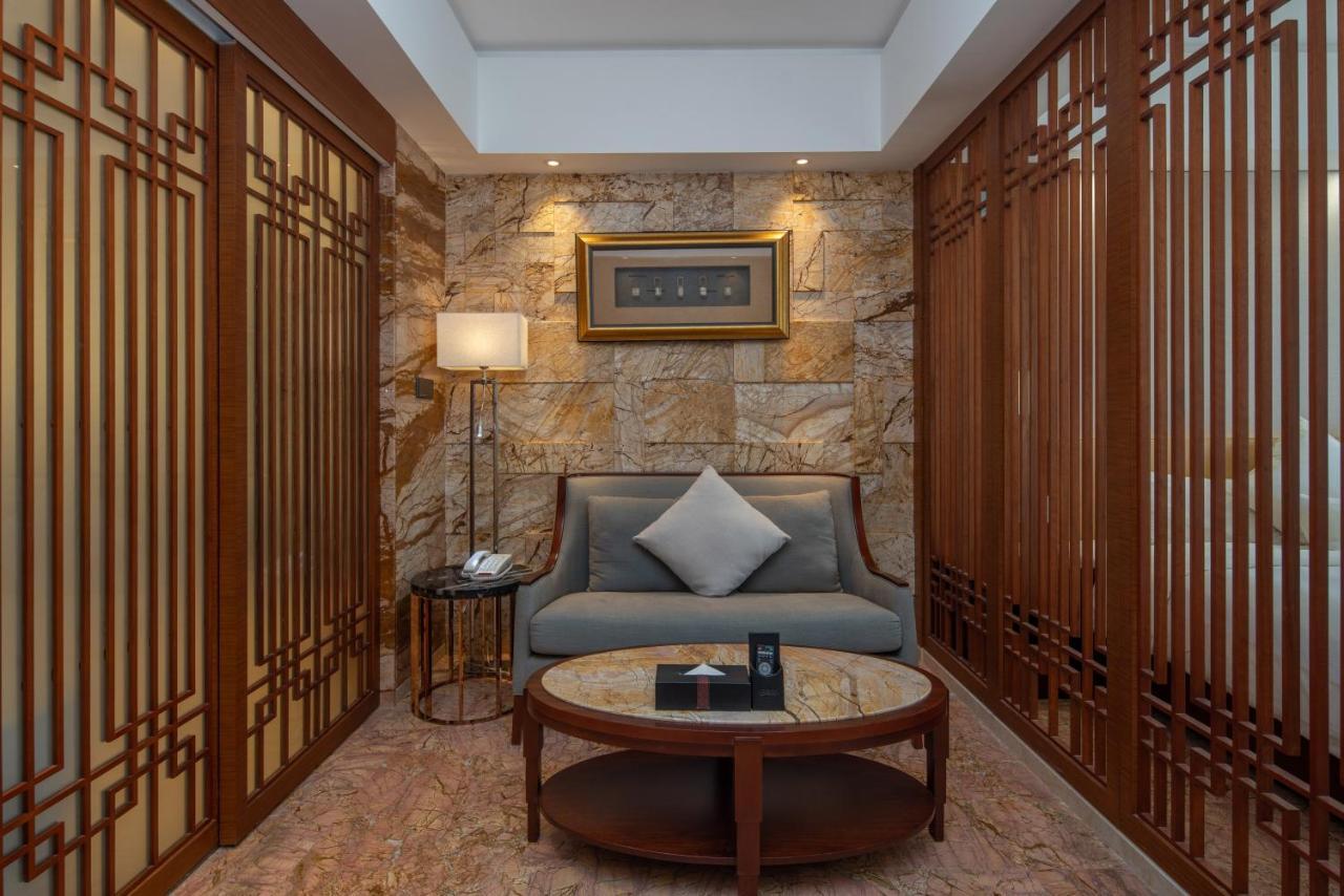 King Royal Hotel Yunfu Экстерьер фото