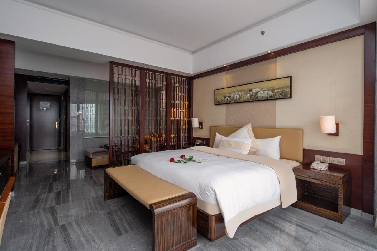 King Royal Hotel Yunfu Экстерьер фото