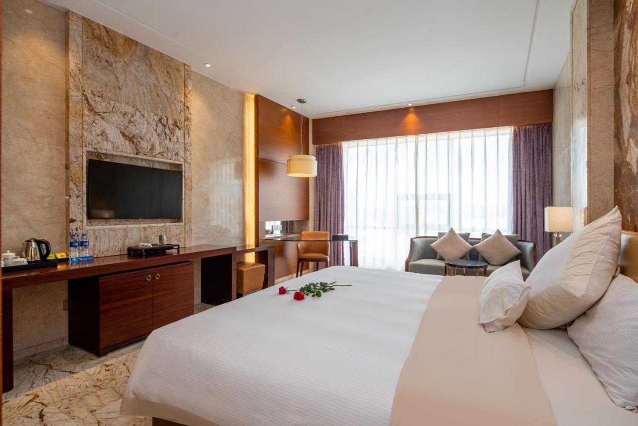 King Royal Hotel Yunfu Экстерьер фото