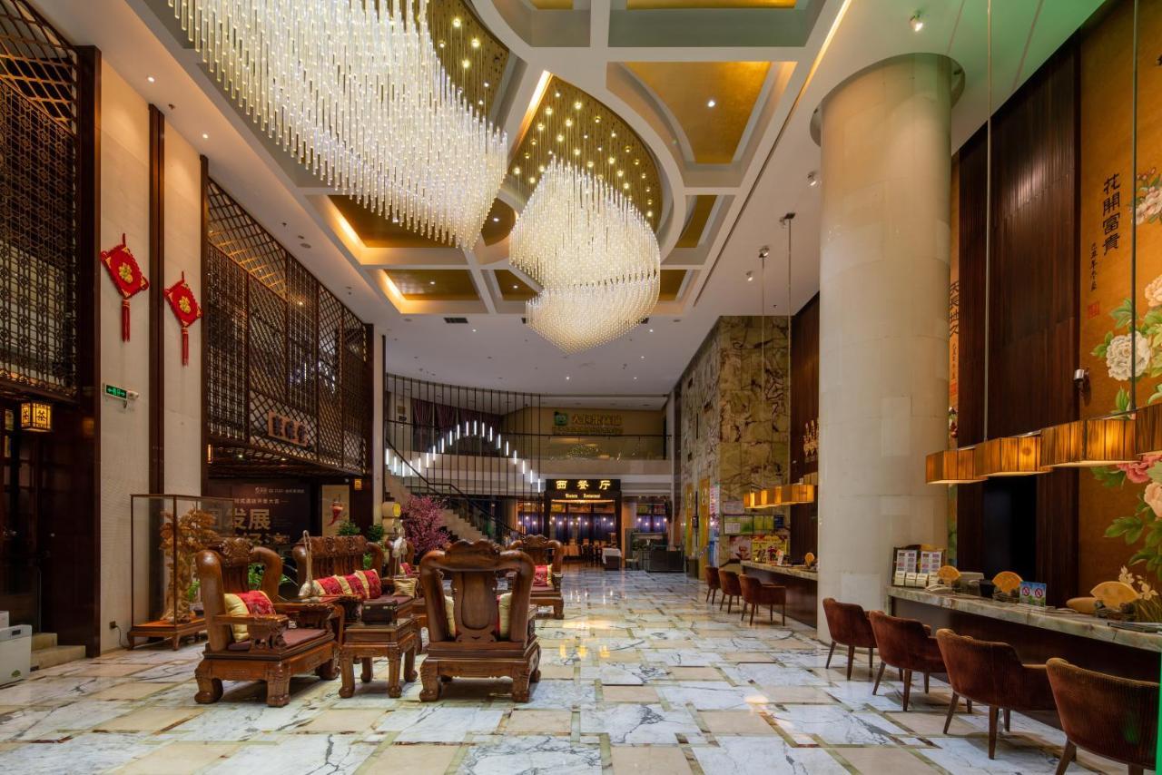 King Royal Hotel Yunfu Экстерьер фото