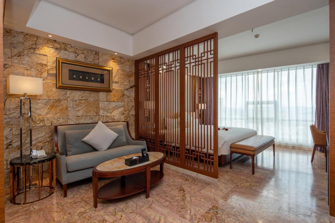 King Royal Hotel Yunfu Экстерьер фото
