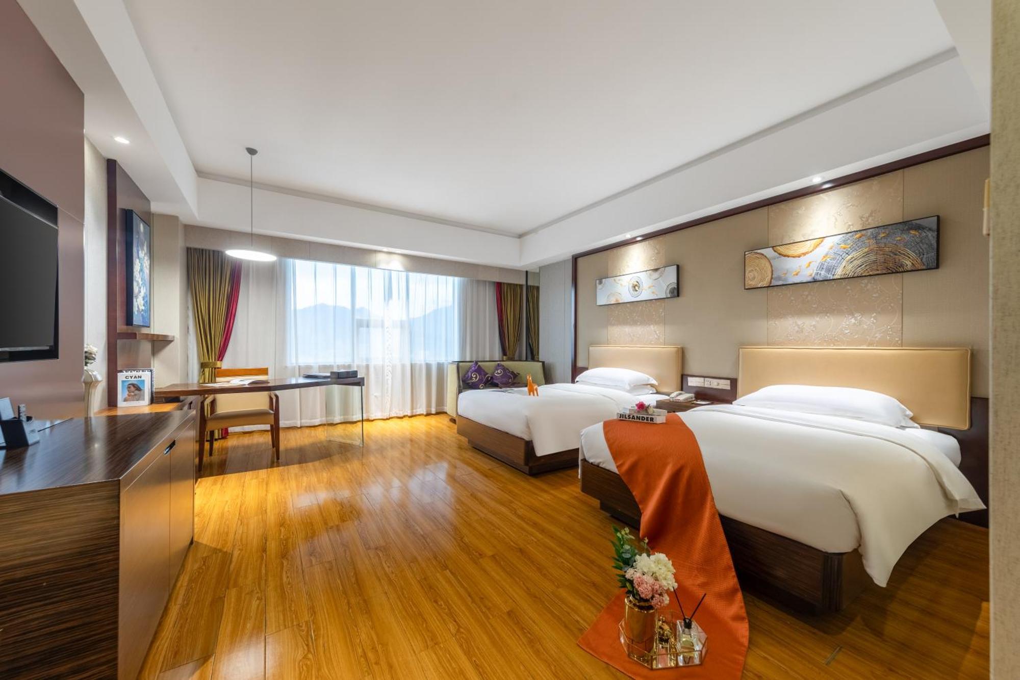 King Royal Hotel Yunfu Экстерьер фото