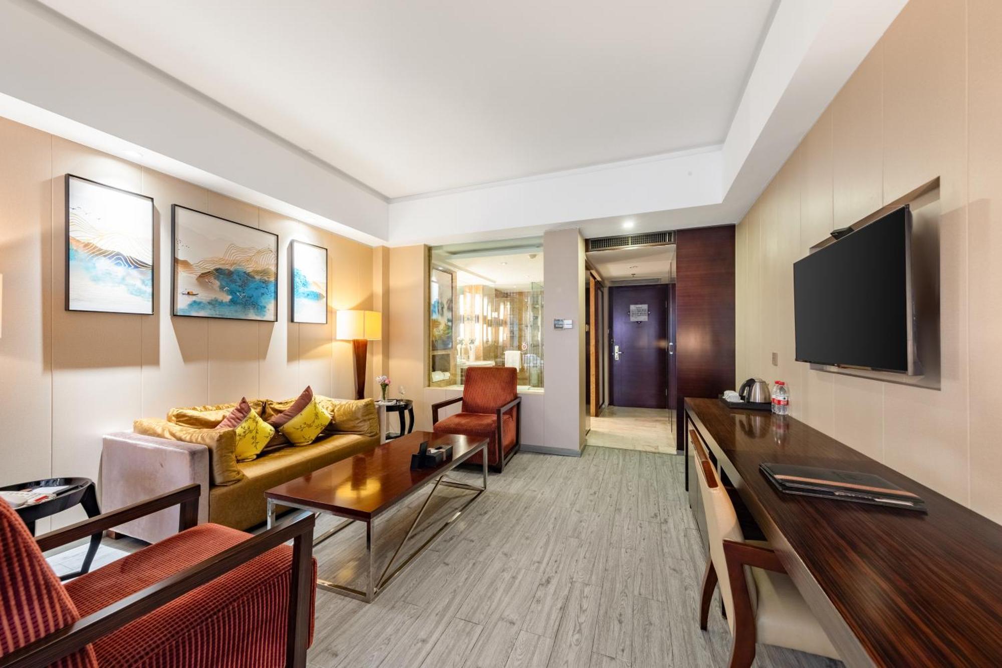 King Royal Hotel Yunfu Экстерьер фото