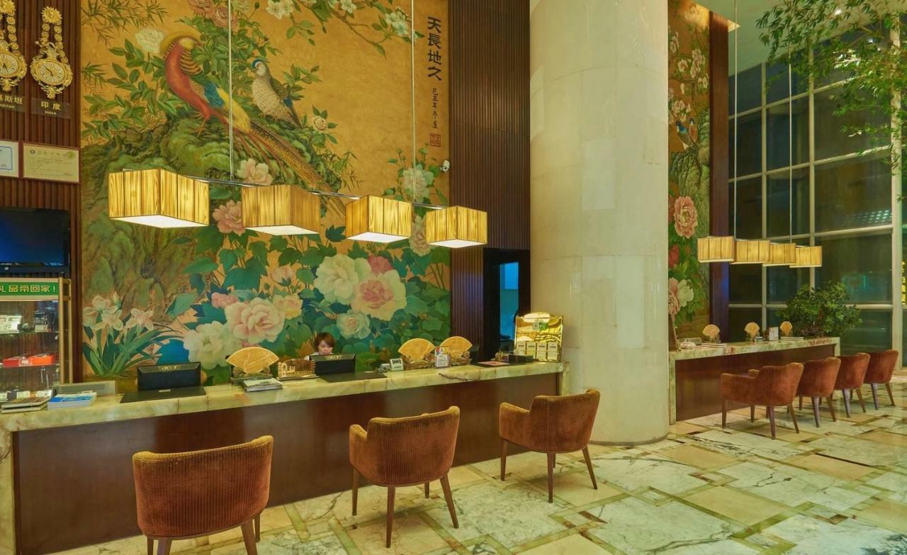 King Royal Hotel Yunfu Экстерьер фото
